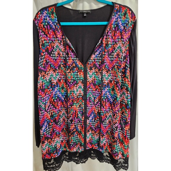 Signature Studio Tops - Signature Studio Woman Geometric Arrow Print Lace Trim V-Neck Top 2X Black Multi